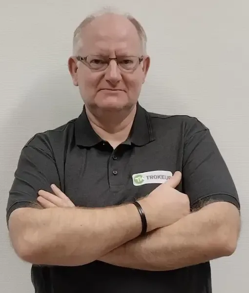 ARNAUD OLIVIER CHEF D'entreprise TROKEUR DÉBARRAS